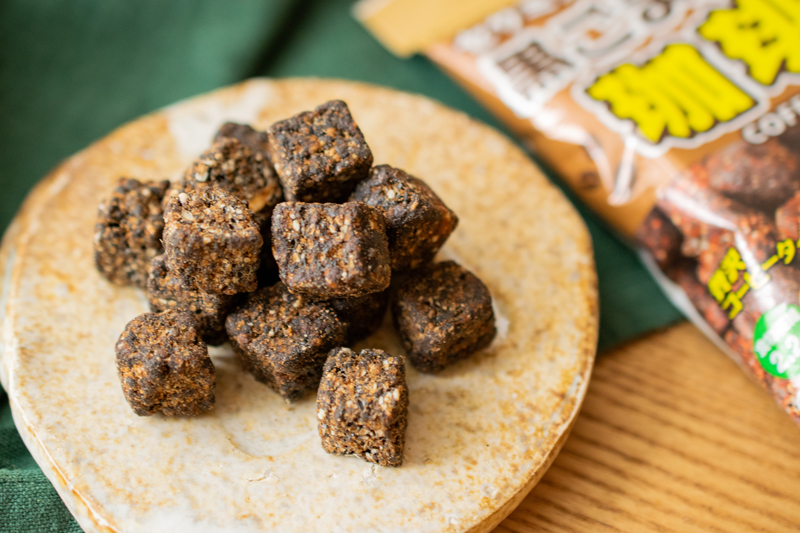 黒ごま黒糖珈琲セサミクランチ